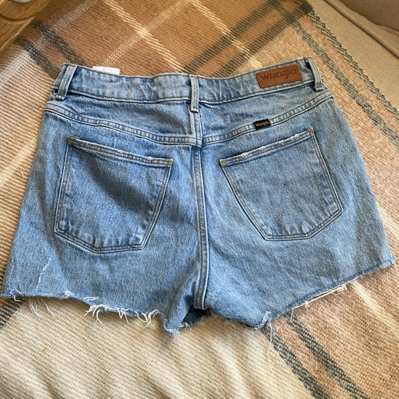 Wrangler Women's Blue Denim vintage high rise 3” mini cut off Shorts - Picture 1 of 2